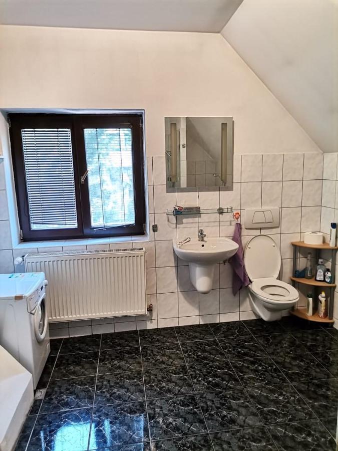 Anh' Private Rooms For Tourist Pressburg Exterior foto