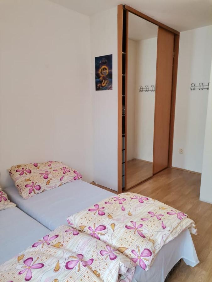 Anh' Private Rooms For Tourist Pressburg Exterior foto